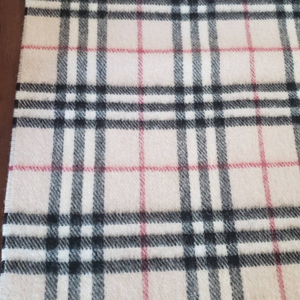 Burberry London Wool Shawl/Scarf - Picture 13 of 16